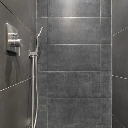 Show Time アパート パリ