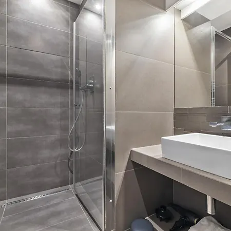 Show Time Apartment