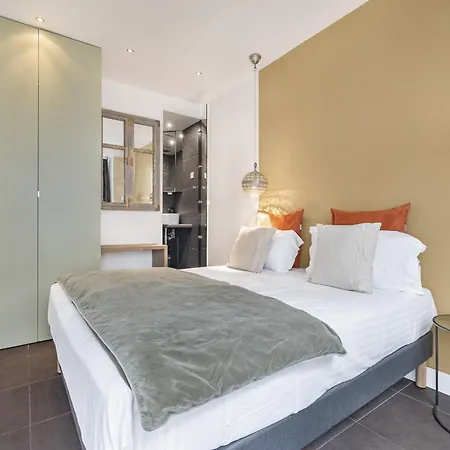 Show Time Apartment