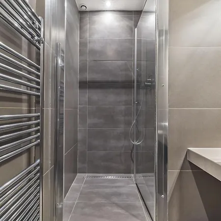 Lejlighed Show Time *